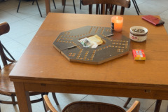 CjYKMlNuYXBjaGF0LzEzLjg1LjAuNTMgKGlQaG9uZTE4LDM7IGlPUyAyNi4zLjE7IGd6aXApIAI=